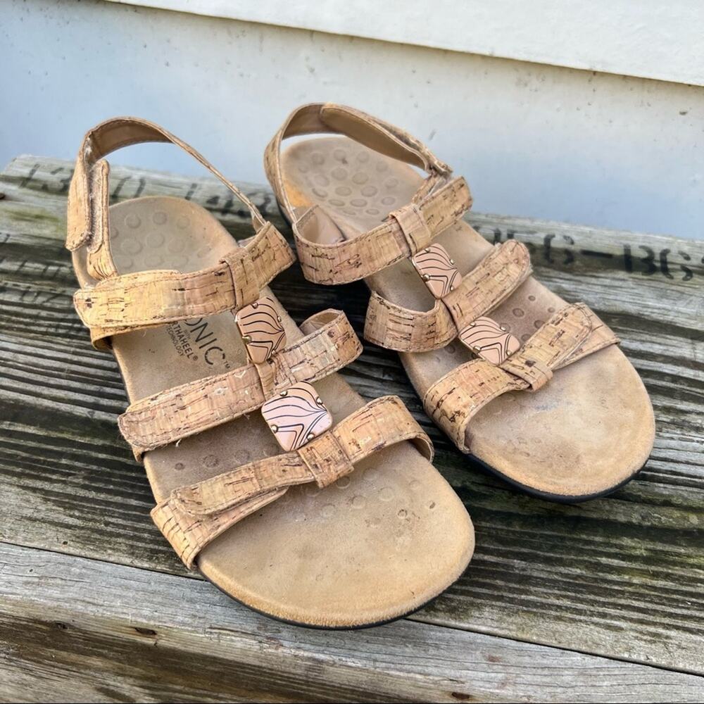 Vionic Amber adjustable cork square bead sandals Size 8
